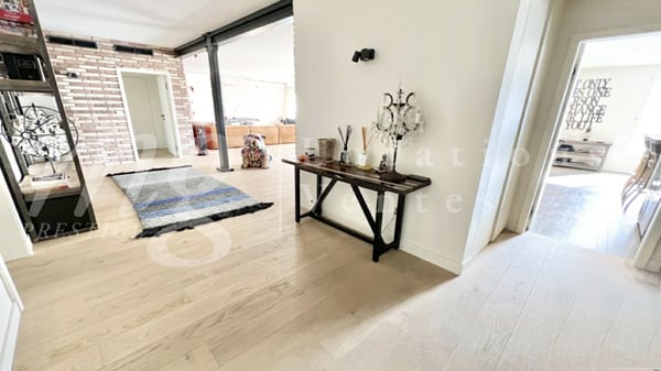 MAGNIFIQUE APPARTEMENT DE 3 PIECES DE 310 m2 PPE AVEC LARGE TERRASSE & VUE DEGAGEE VERDURE 10