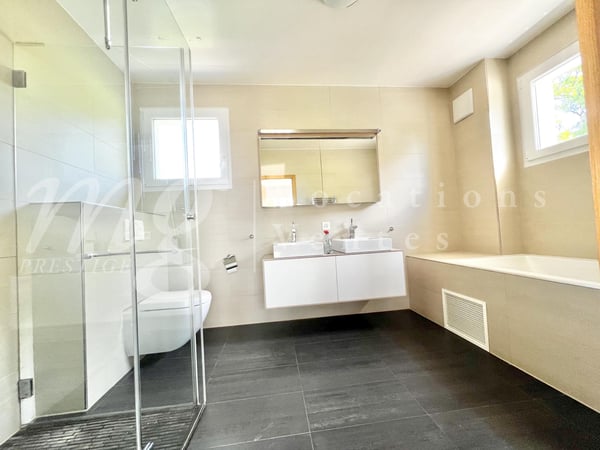 En exclusivité ! MAGNIFIQUE MAISON CONTEMPORAINE DE 8 PIECES AVEC JARDIN ARBORE ET GRANDE PISCINE 9