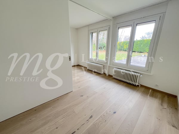 GRANDE MAISON INDIVIDUELLE DE 8 PIECES -- TRES BEAU JARDIN CLOTURE ARBORE AVEC PISCINE NEUVE 12