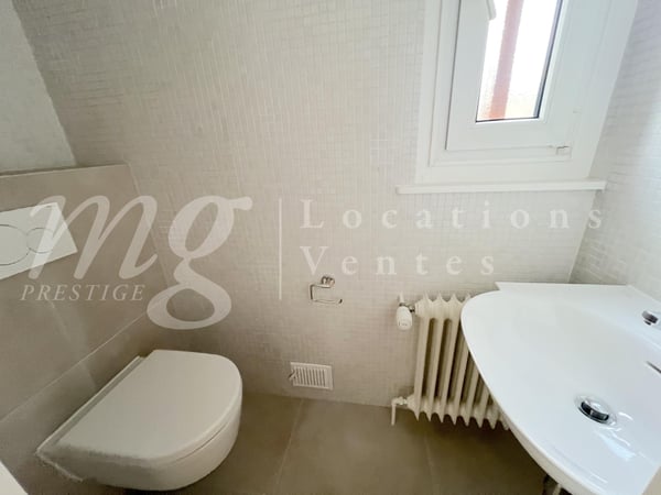GRANDE MAISON INDIVIDUELLE DE 8 PIECES -- TRES BEAU JARDIN CLOTURE ARBORE AVEC PISCINE NEUVE 13