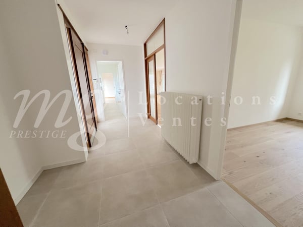 GRANDE MAISON INDIVIDUELLE DE 8 PIECES -- TRES BEAU JARDIN CLOTURE ARBORE AVEC PISCINE NEUVE 7
