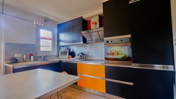 en Exclusivité Lumineux appartement avec terrasse et jardin 4