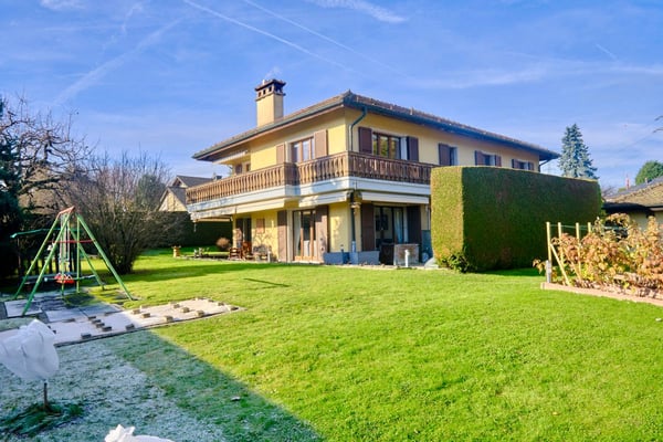 en Exclusivité Lumineux appartement avec terrasse et jardin 10