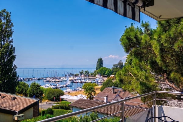 Sublime Attique vue sur le port de Pully 13