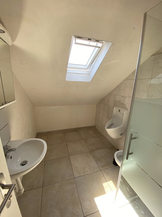 Moderne, helle und sehr grosszügige Büroräumlichkeit an zentraler Lage 8