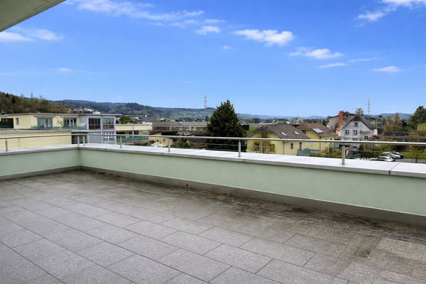 3.5 Zimmer Attikawohnung mit 93 m² Terrasse & Weitsicht 7