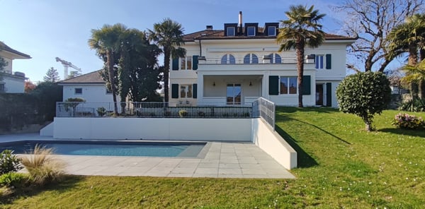 Majestueuse villa de 9 pièces avec accès privé au lac 1