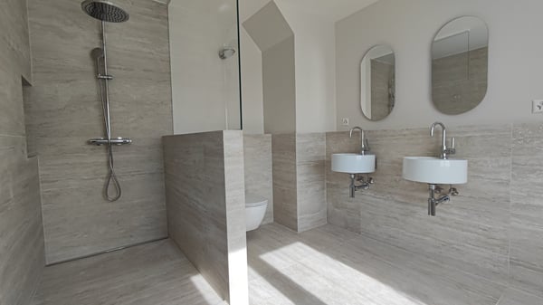 Majestueuse villa de 9 pièces avec accès privé au lac 8