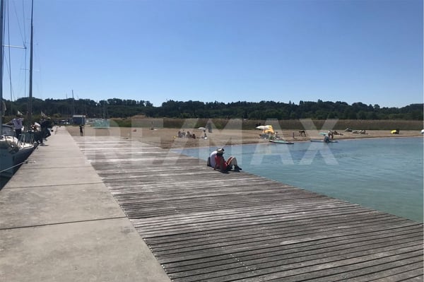 Parcelle de loisirs en zone caravaning  Emplacement idéal au sud du lac de Neuchâtel 8