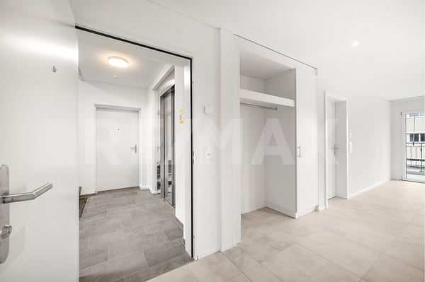 Unique et lumineux 5,5 pièces premier propriétaire, terrasse spacieuse et confort moderne 12