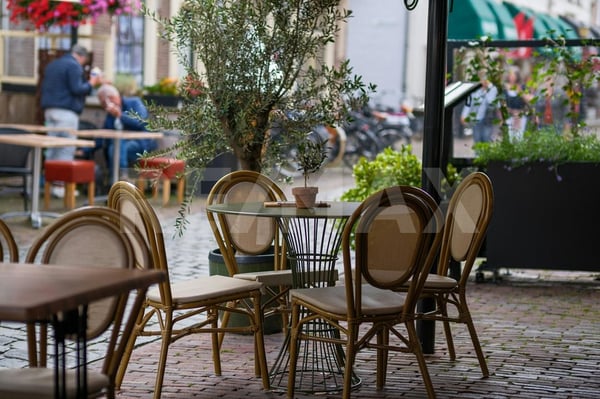 Opportunité rare à Fribourg : Café, Lounge & Restaurant clé en main 4