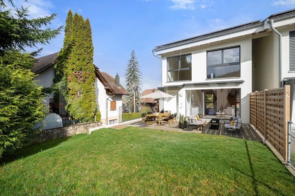 Modernes Einfamilienhaus in Münchenwiler / Murten 2