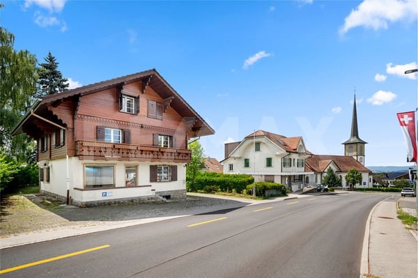 Magnifique grand chalet offrant un grand potentiel au cur de Giffers 4