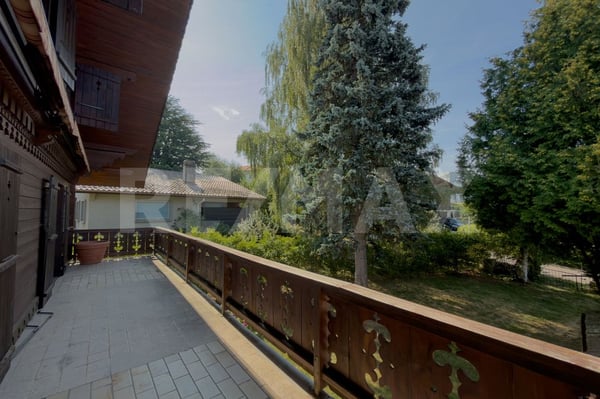 Magnifique grand chalet offrant un grand potentiel au cur de Giffers 10