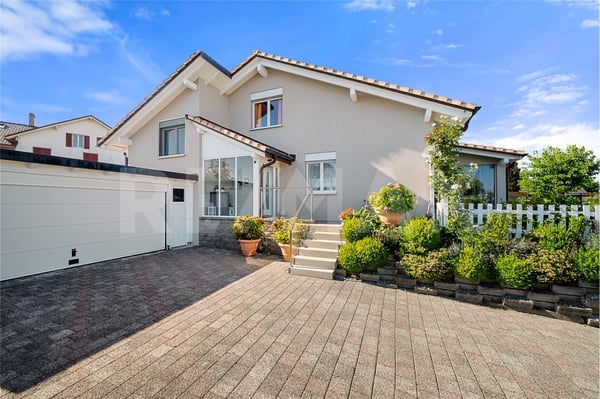 Coup de cur à Chénens : villa lumineuse, jardin d'hiver chauffé et terrasse plein sud ! 5
