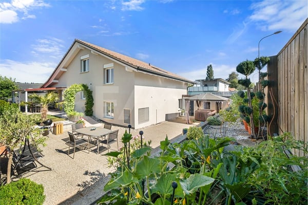 Coup de cur à Chénens : villa lumineuse, jardin d'hiver chauffé et terrasse plein sud ! 4