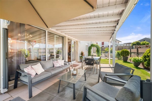 Coup de cur à Chénens : villa lumineuse, jardin d'hiver chauffé et terrasse plein sud ! 8
