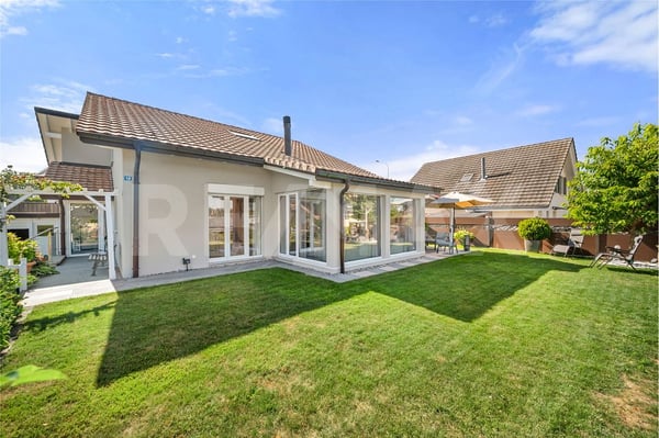 Coup de cur à Chénens : villa lumineuse, jardin d'hiver chauffé et terrasse plein sud ! 3