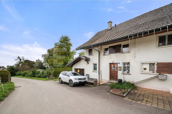 Découvrez cette charmante maison mitoyenne avec vue imprenable sur les Préalpes ! 2