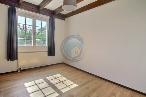 CHARMANT IMMEUBLE COMPOSÉ DE DEUX APPARTEMENTS 12