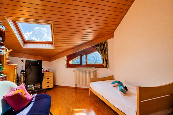 JOLIE VILLA CONTIGUË DE 6.5 PIÈCES AVEC VUE SUR LE LAC 12