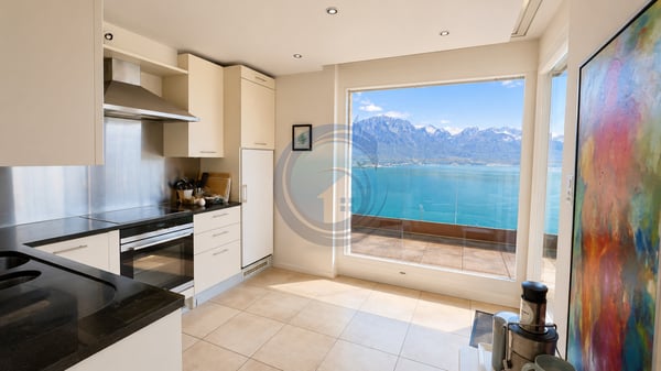 MAGNIFIQUE ATTIQUE DE 4.5 PIÈCES AVEC VUE PANORAMIQUE SUR LE LAC 6