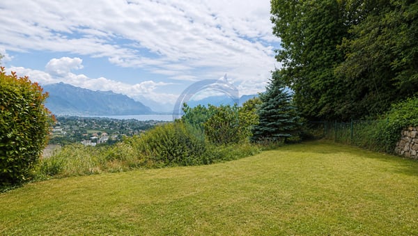 CHARMANTE VILLA MITOYENNE DE 5.5 PIÈCES AVEC VUE SUR LE LAC 3