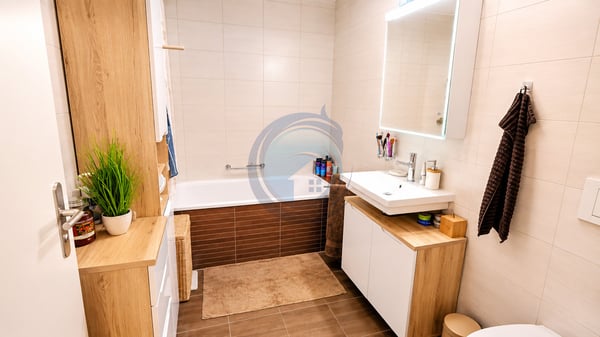 BEL APPARTEMENT TRAVERSANT D'ANGLE DE 3,5 PIÈCES AVEC GRAND BALCON 10