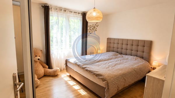 BEL APPARTEMENT TRAVERSANT D'ANGLE DE 3,5 PIÈCES AVEC GRAND BALCON 9