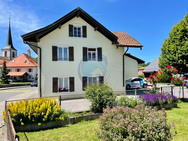 BEL APPARTEMENT DE 2,5 PIÈCES AU COEUR DE PORSEL 2