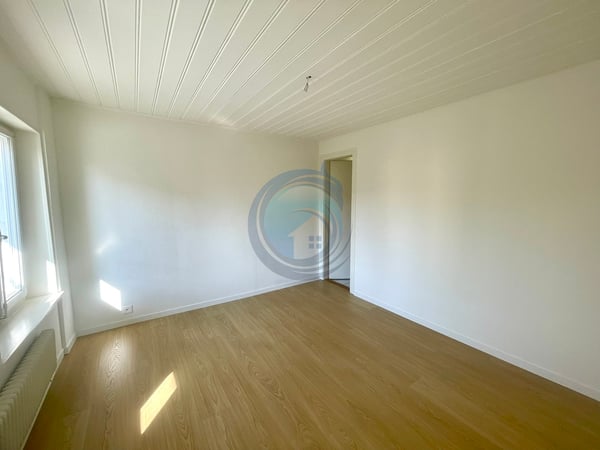 BEL APPARTEMENT DE 2,5 PIÈCES AU COEUR DE PORSEL 7