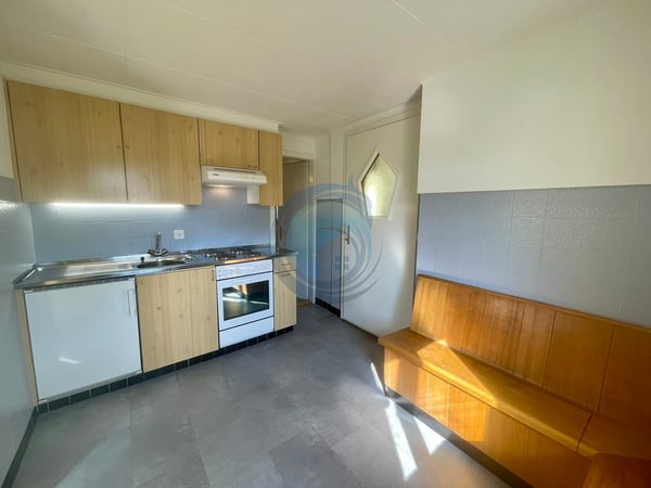 BEL APPARTEMENT DE 2,5 PIÈCES AU COEUR DE PORSEL 3