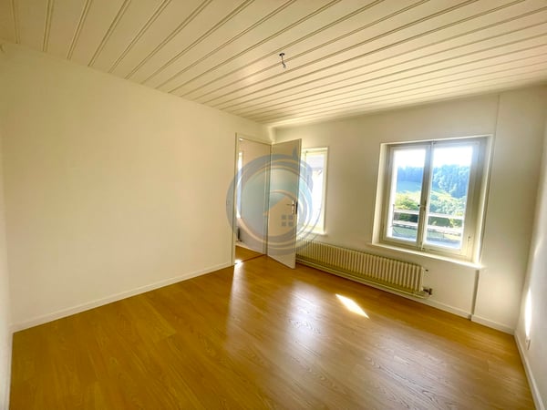 BEL APPARTEMENT DE 2,5 PIÈCES AU COEUR DE PORSEL 8