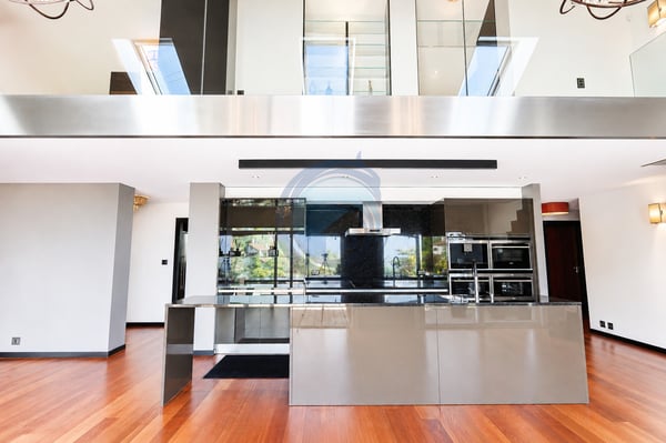 SOMPTUEUX APPARTEMENT EN DUPLEX DE 5.5 PIÈCES AVEC VUE SUR LE LAC 7
