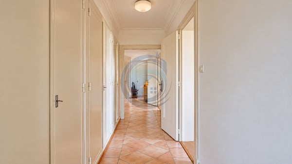 SPACIEUX APPARTEMENT DE 4,5 PIÈCES AVEC VUE PANORAMIQUE SUR LE LAC 5