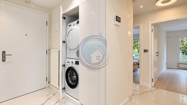 MAGNIFIQUE APPARTEMENT DE STANDING DE 4,5 PIÈCES AVEC VUE SUR LE LAC 11