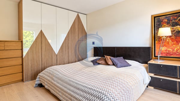 MAGNIFIQUE APPARTEMENT DE STANDING DE 4,5 PIÈCES AVEC VUE SUR LE LAC 13