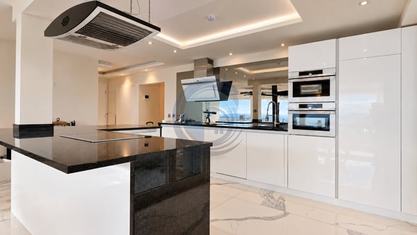 MAGNIFIQUE APPARTEMENT DE STANDING DE 4,5 PIÈCES AVEC VUE SUR LE LAC 10