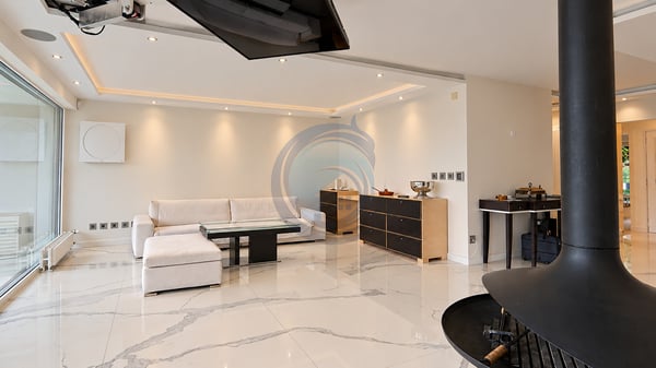 MAGNIFIQUE APPARTEMENT DE STANDING DE 4,5 PIÈCES AVEC VUE SUR LE LAC 3