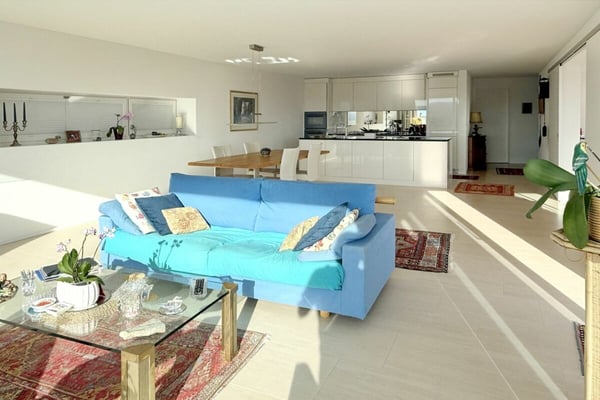 Herrliche Lage mit Seeblick: Exquisite 4 ½-Zimmer-Terrassenwohnung mit 90 m2 Traum-Terrasse 6