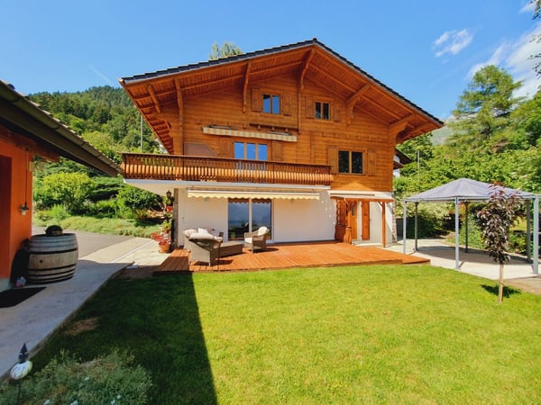 Magnifique chalet et grand terrain - vue sur les Dents du Midi 1