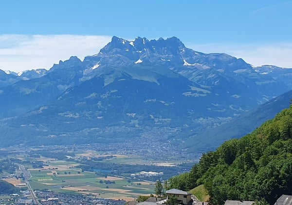 Magnifique chalet et grand terrain - vue sur les Dents du Midi 3