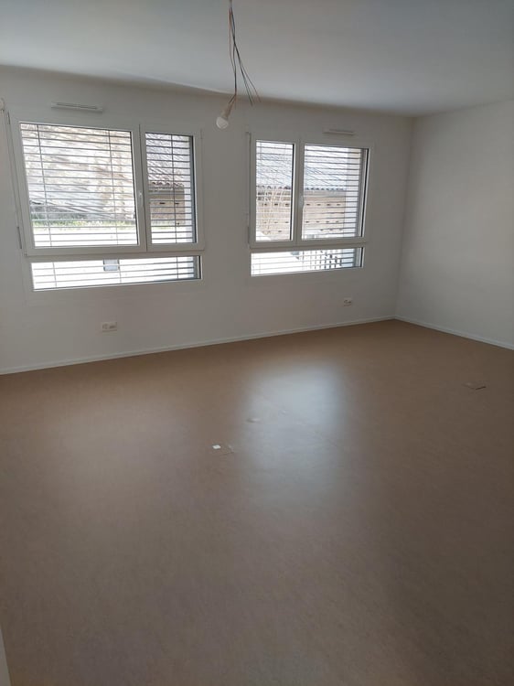 Bureau 220 m2, livré fini, quartier gare 5