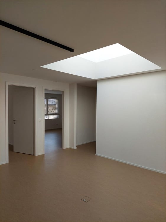 Bureau 220 m2, livré fini, quartier gare 3