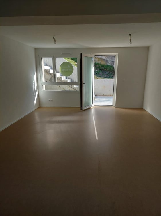 Bureau 220 m2, livré fini, quartier gare 4