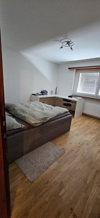 zu vermieten, VS - grosszügige 5.5-Zimmerwohnung mit Garagenbox 8