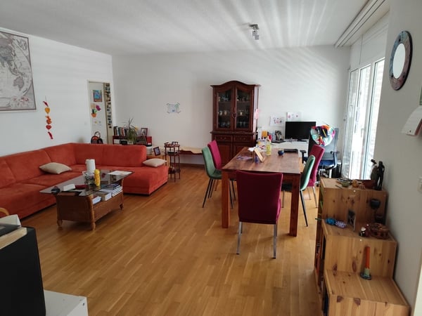 Helle 4.5-Zimmer-Wohnung mit Balkon und schöner Aussicht in Köniz 2