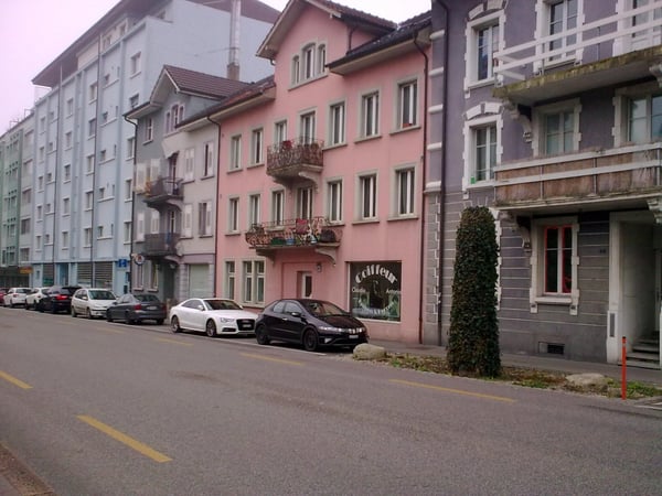Preisgünstige charmante Dachwohnung Nähe Bahnhof 8