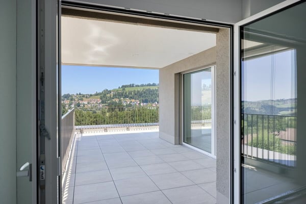 NEUBAU - Exklusive 4.5-Zimmer-Attikawohnung mit grosszügiger Terrasse und wunderschöner Aussicht 2