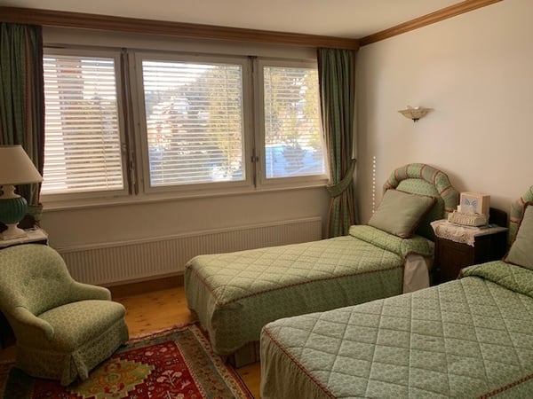 Continental, 5 pièces, rez-supérieur 10